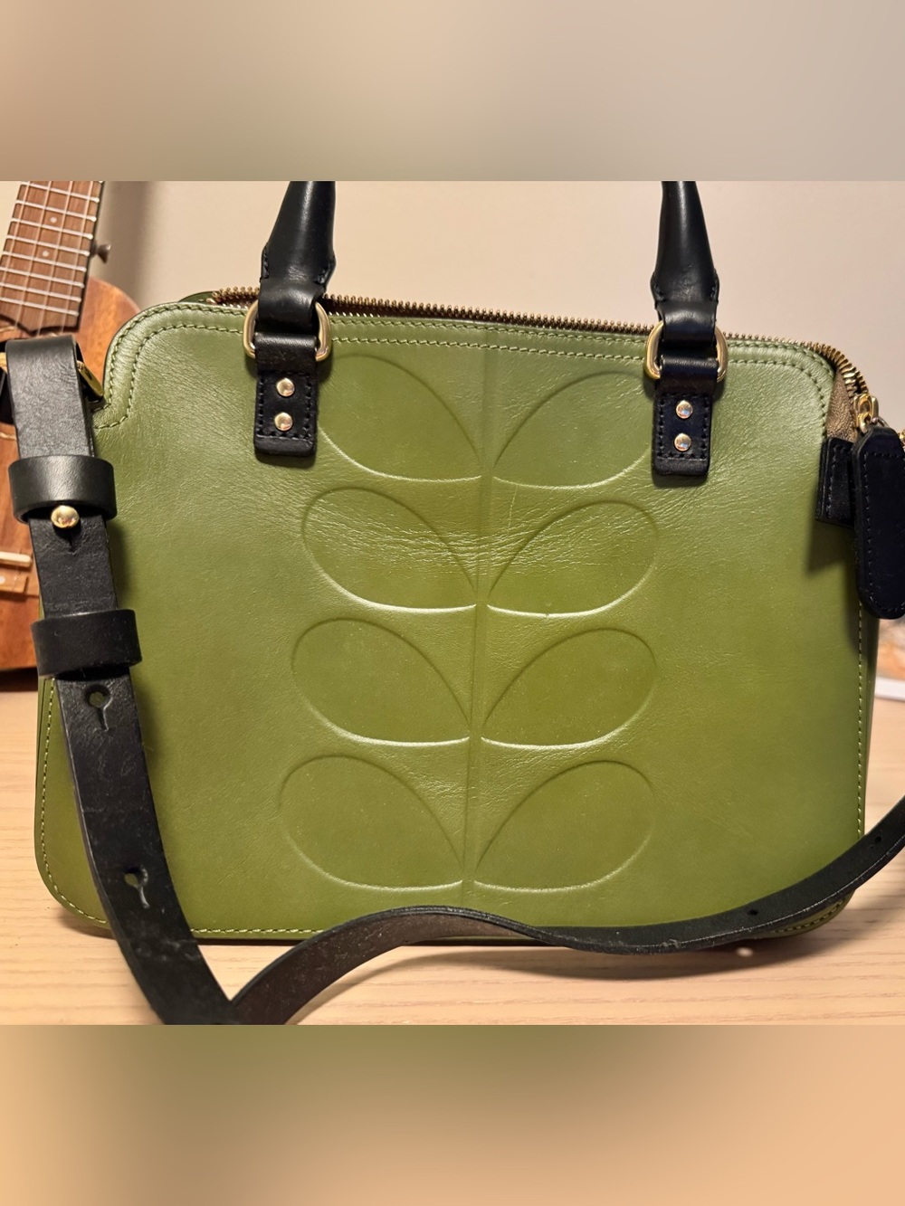 Orla Kiely Olive Green Leather Shoulder Bag with Black Handles - Picture 3 of 4